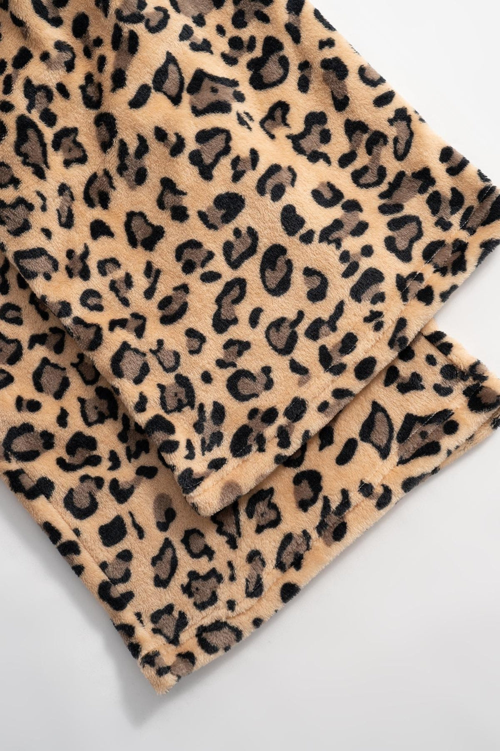 Pantalones de pierna ancha con estampado de leopardo