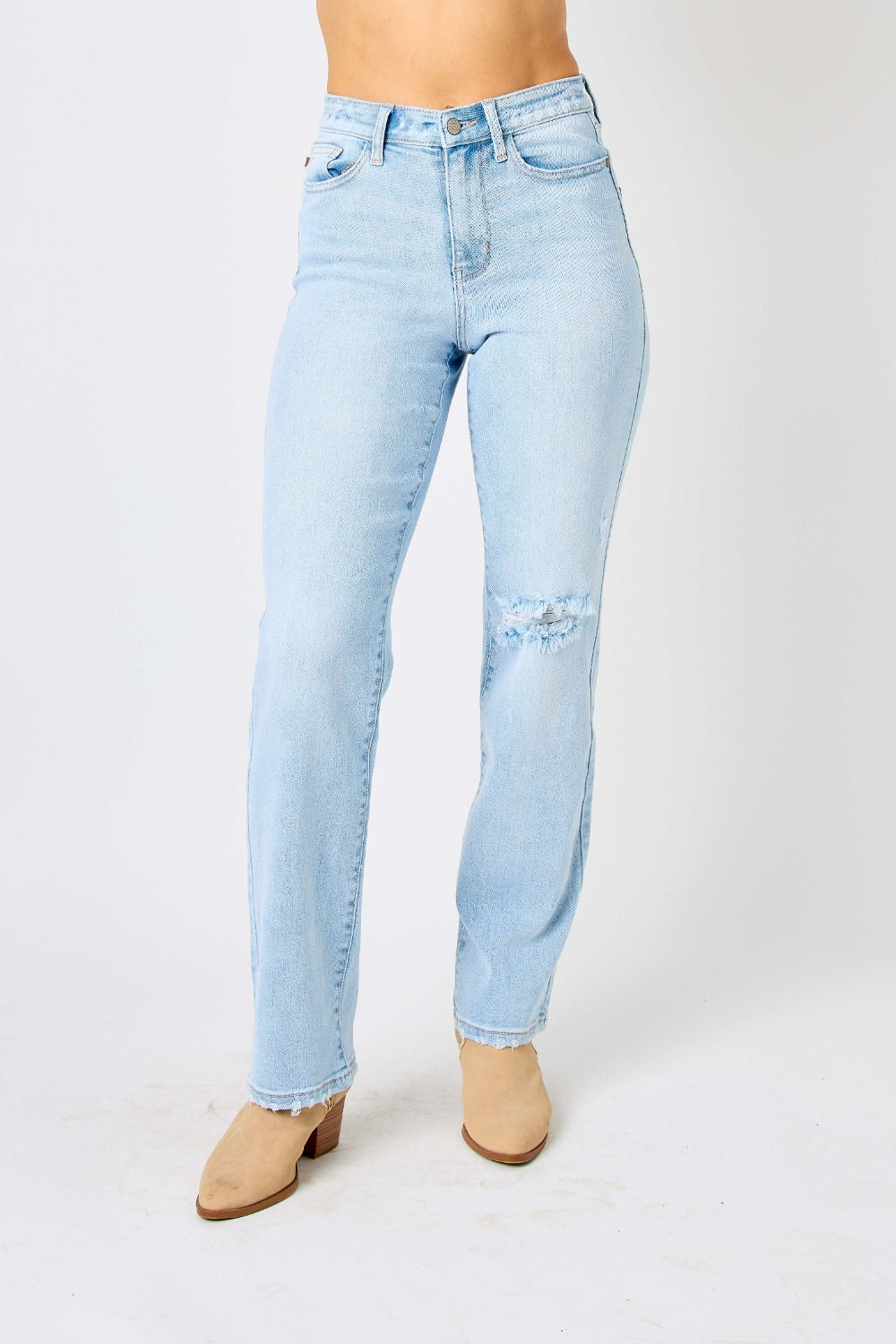 Jeans rectos desgastados de cintura alta Judy Blue, en tallas completas