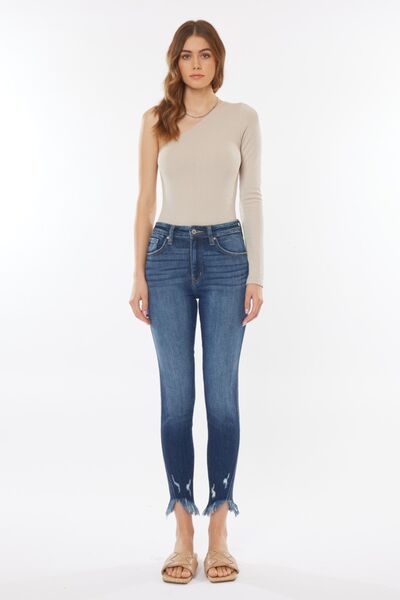 Jeans Kancan de tiro alto, cropped y con bajo sin rematar