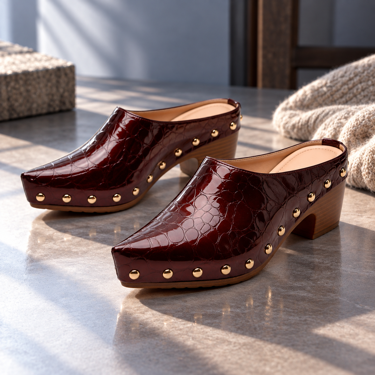 Mules Sutton con tachuelas efecto cocodrilo