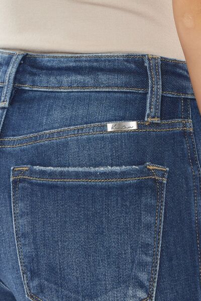 Jeans Kancan de tiro alto, cropped y con bajo sin rematar
