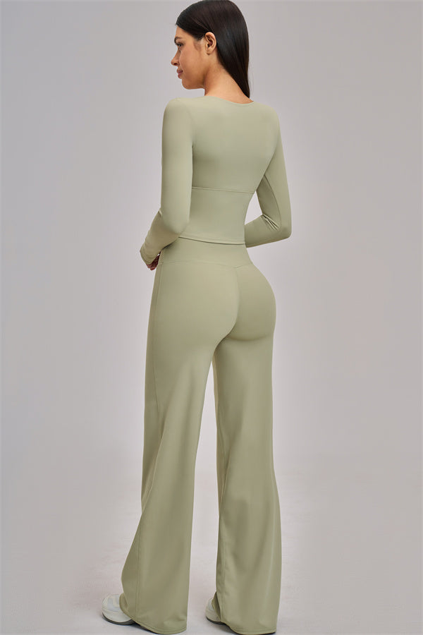 Conjunto de 2 piezas Swoon: top corto de manga larga y leggings acampanados