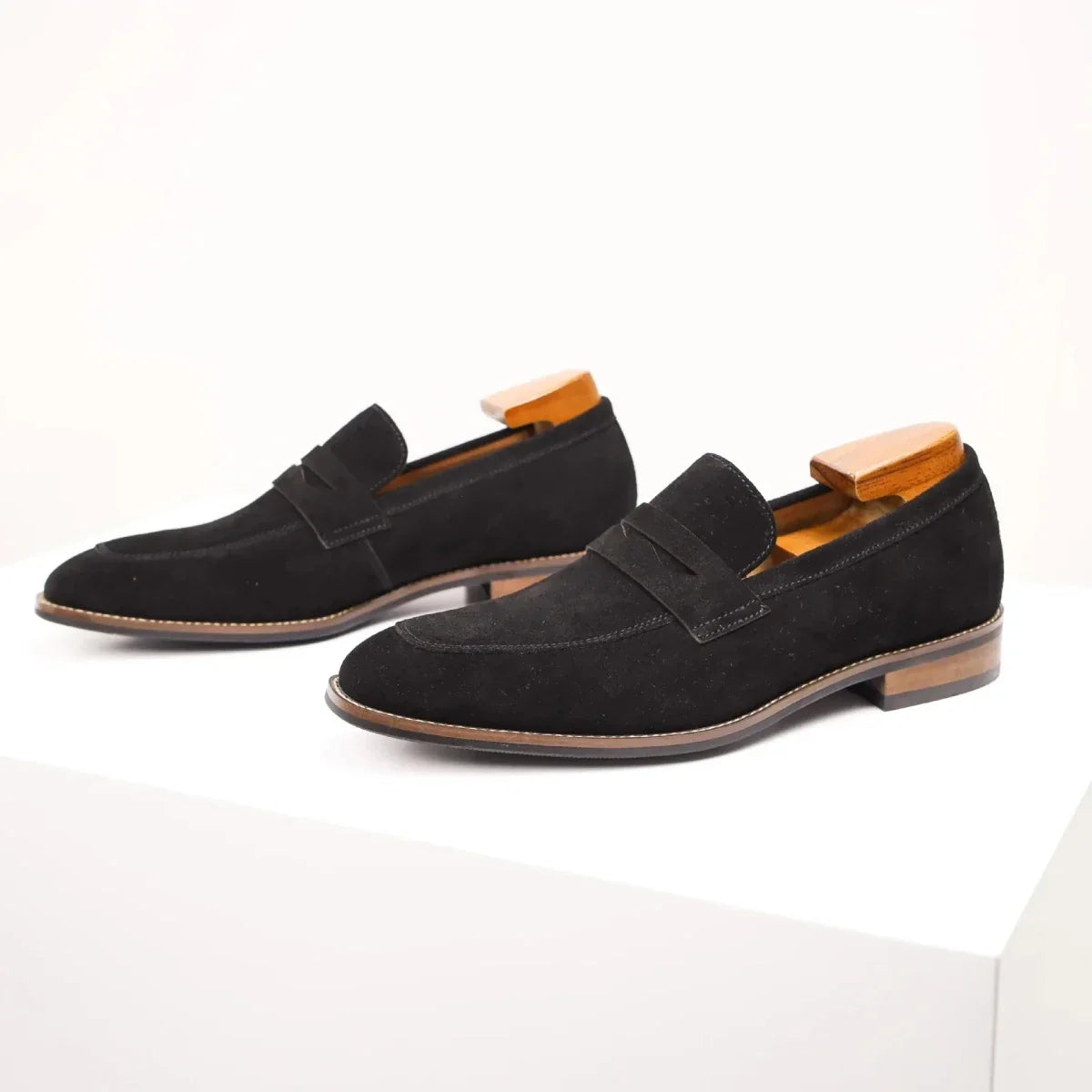 Mocasín de conducción clásico de ante ultraligero