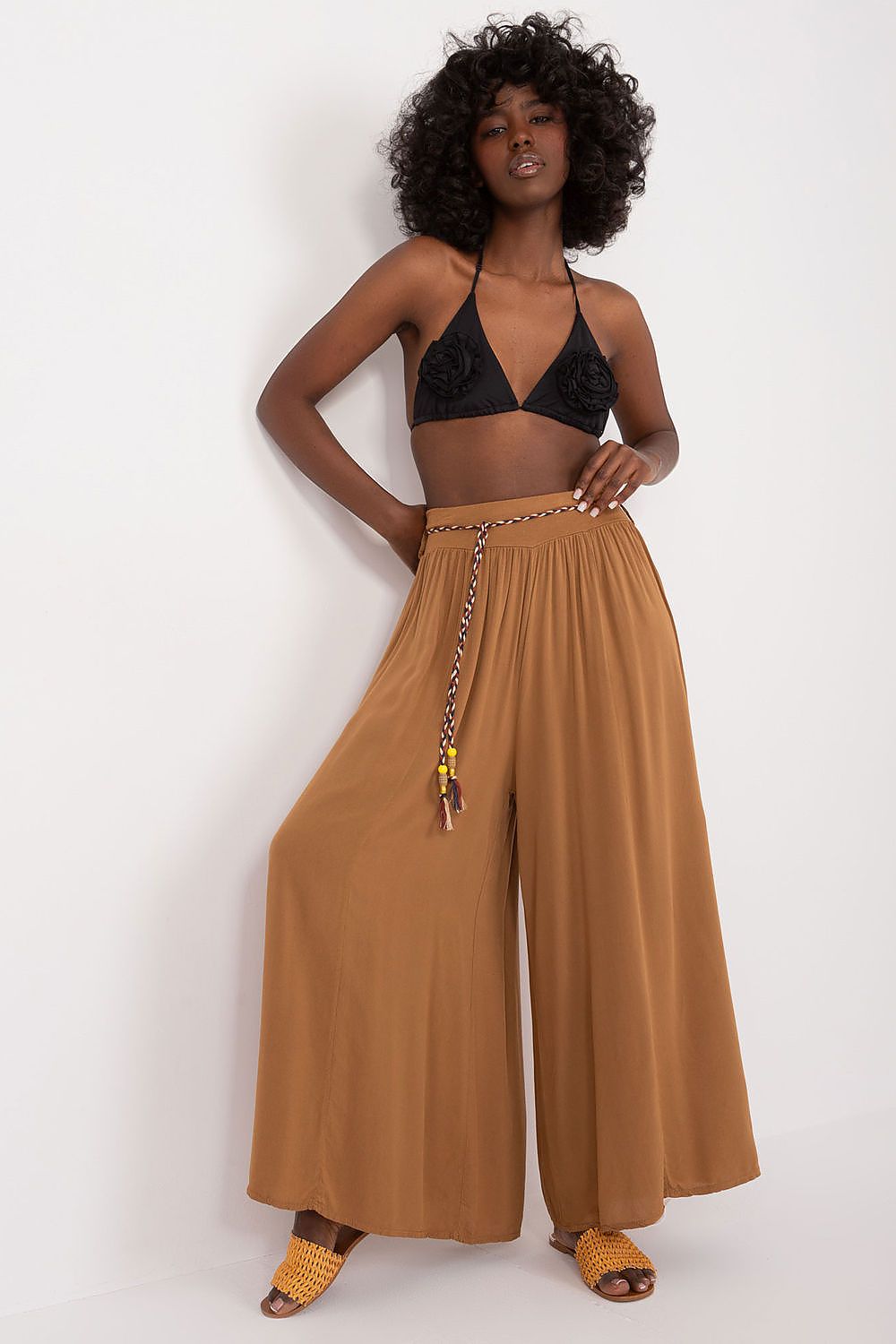 Pantalones de pierna ancha OCH BELLA