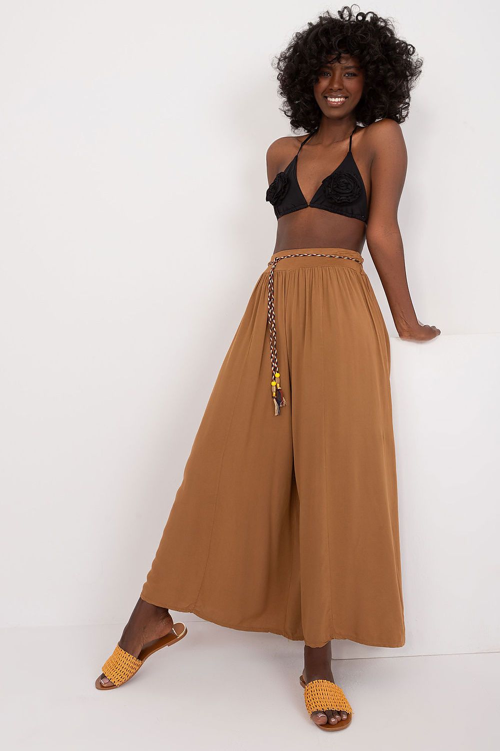 Pantalones de pierna ancha OCH BELLA