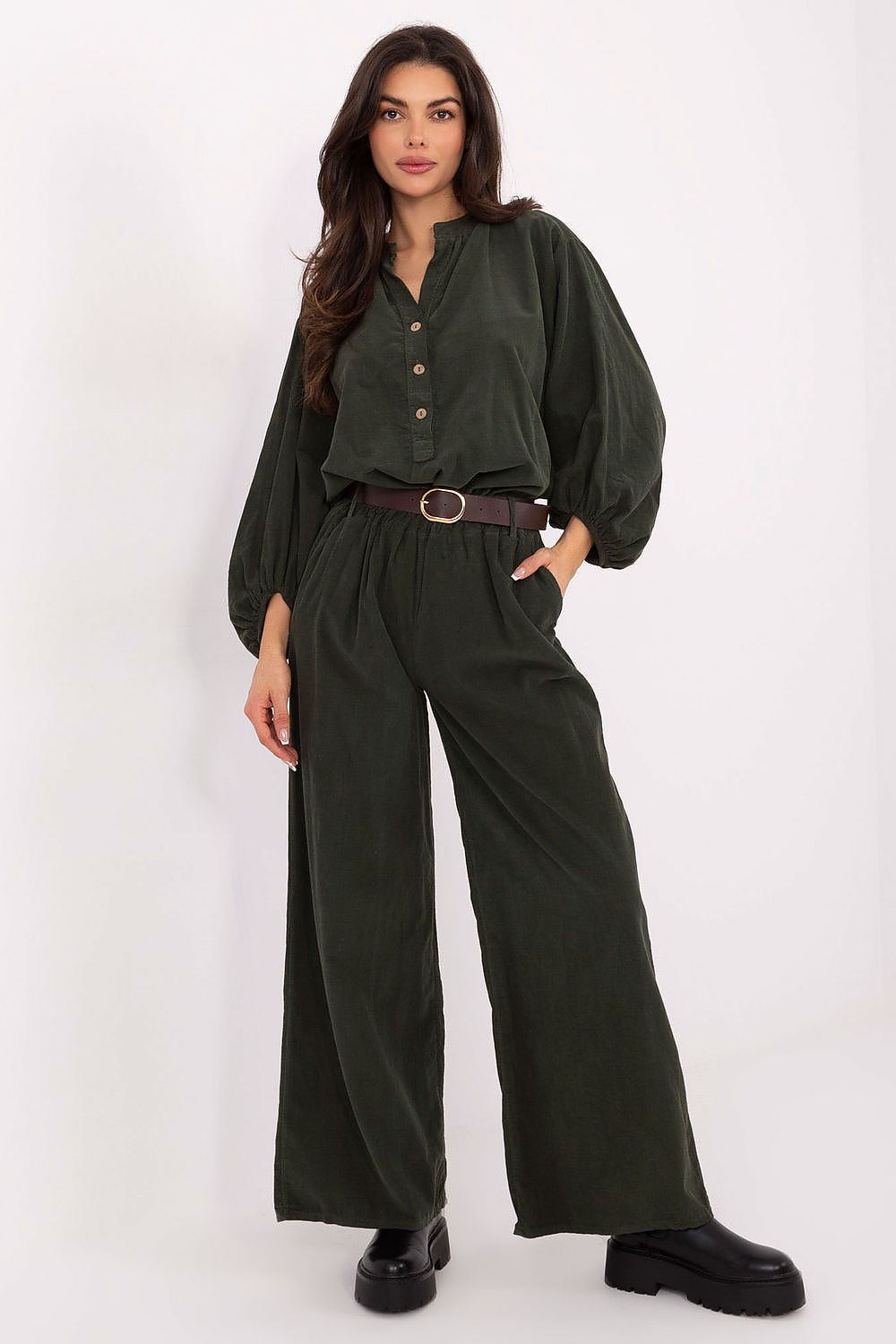 Pantalones de pana con cinturón