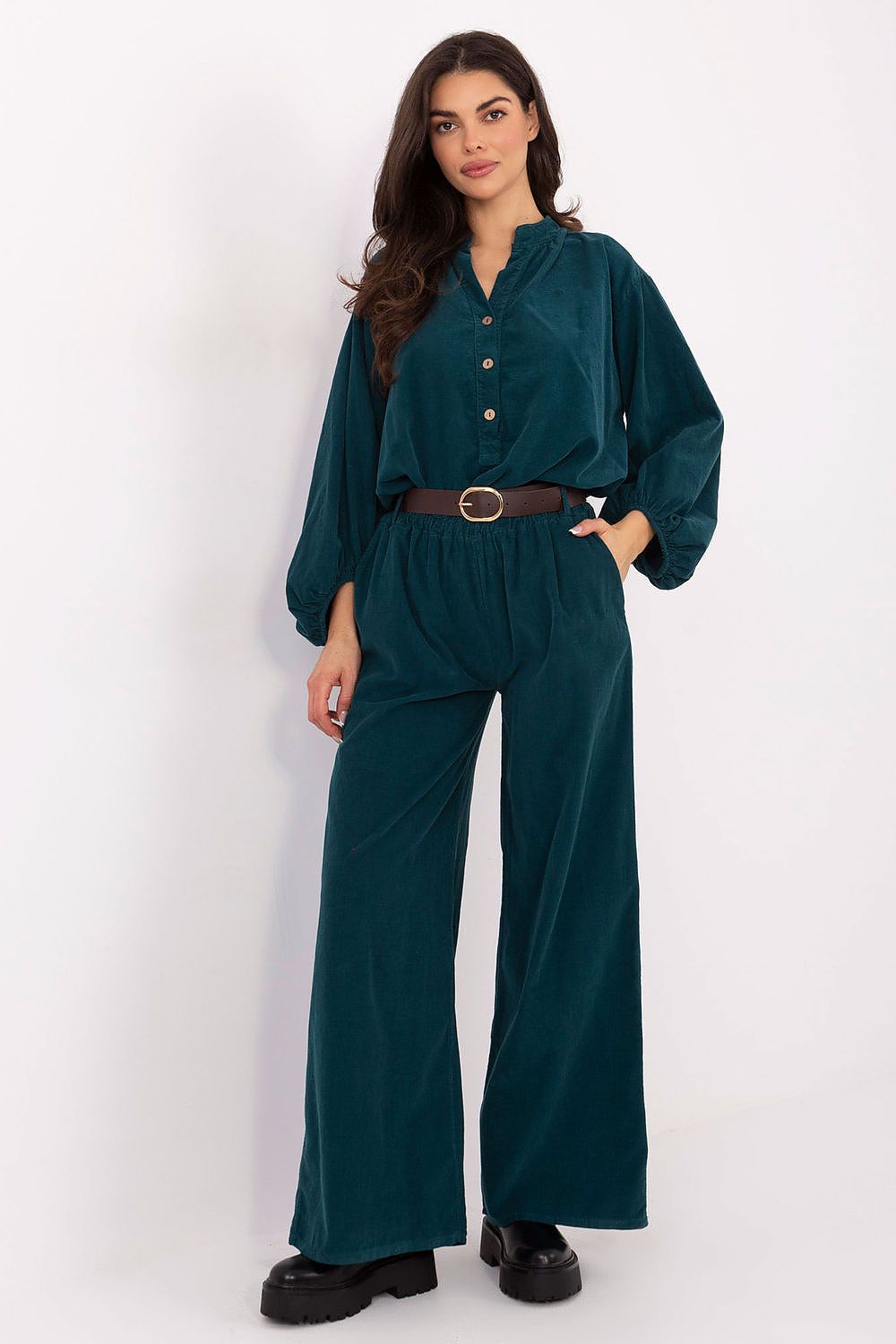 Pantalones de pana con cinturón