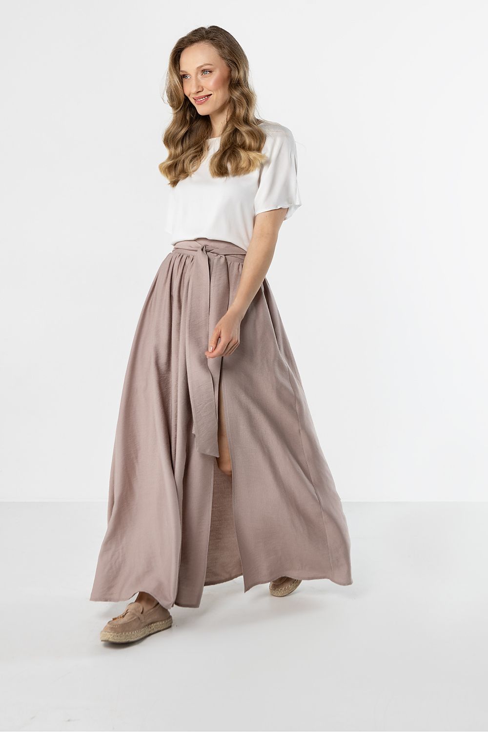Falda maxi fluida de cintura alta para mujer con lazo en la cintura y abertura frontal