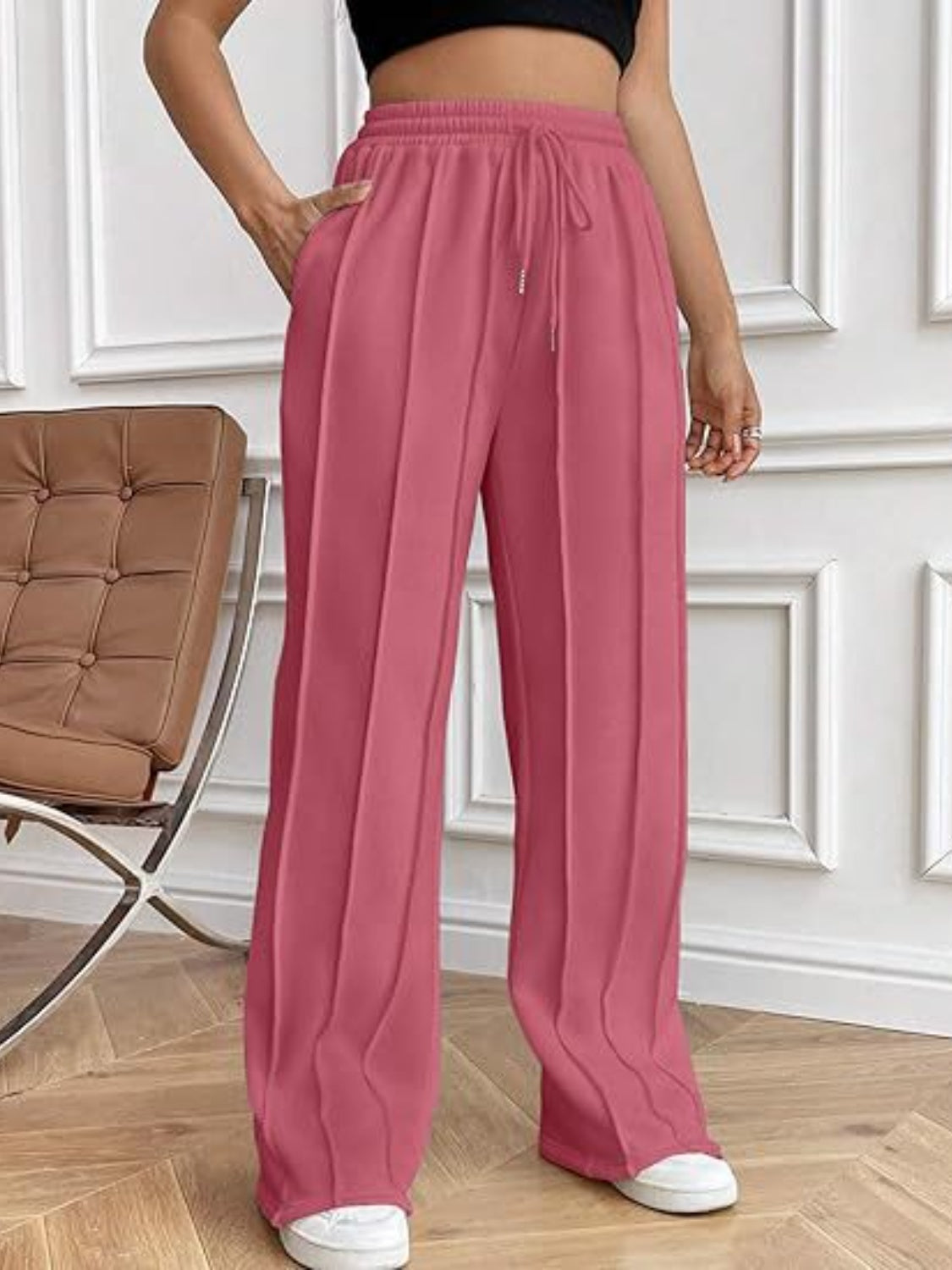 Pantalones de pierna ancha con cordón y bolsillos
