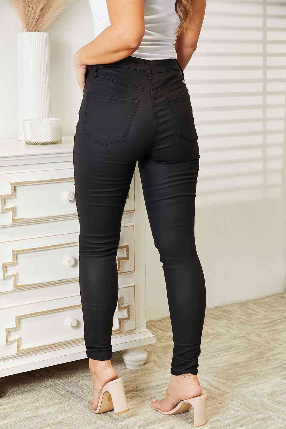 Kancan Jeans skinny de tiro alto al tobillo con acabado negro, tallas grandes