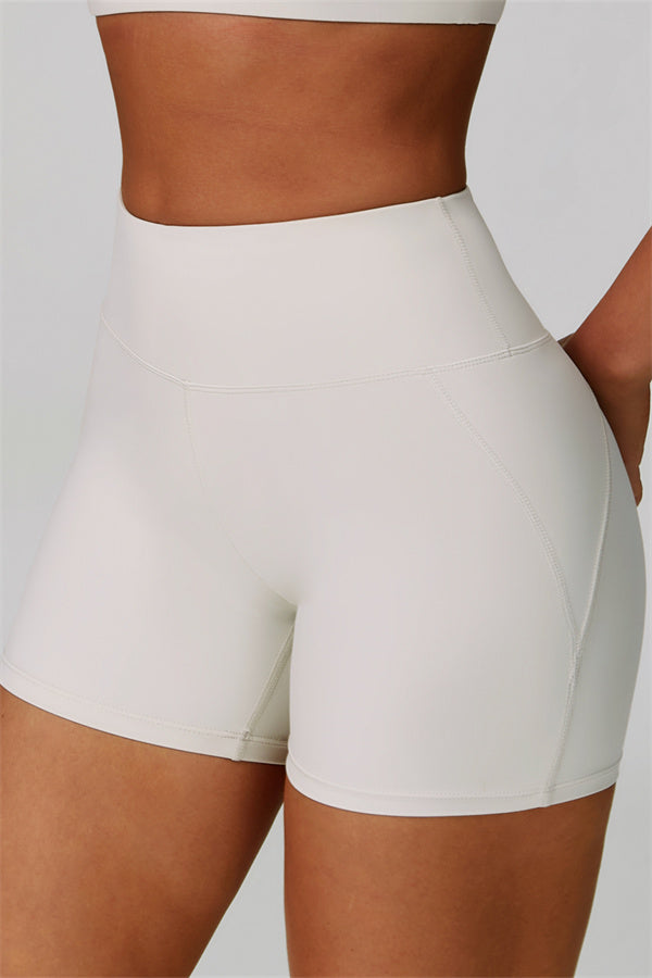 Gedurfde 2-delige sportset: bh met racerback en shorts