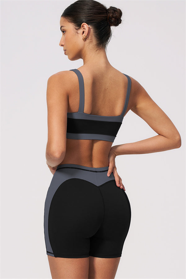 Conjunto de 2 piezas de sujetador deportivo y shorts color arenisca
