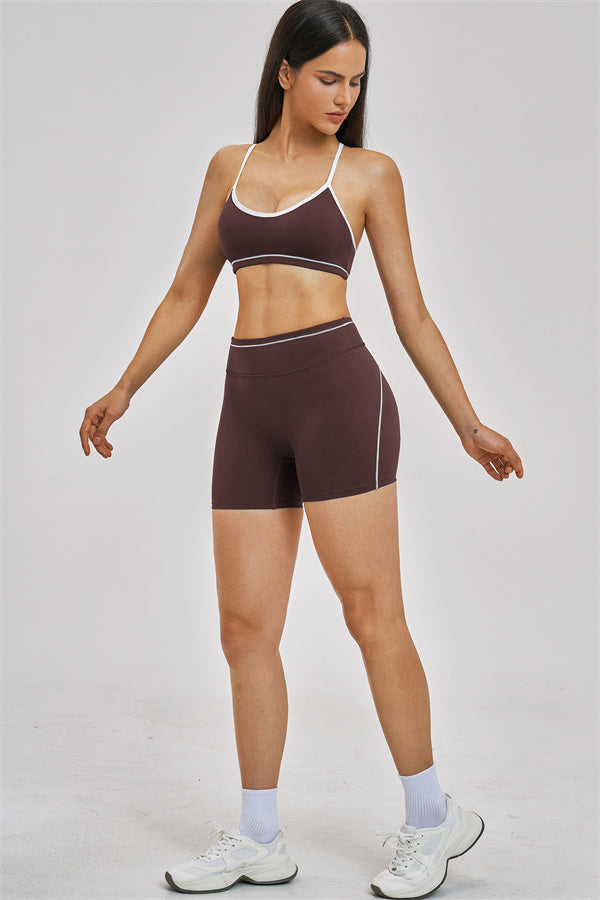 Conjunto Unbound de 2 piezas: sujetador deportivo y shorts