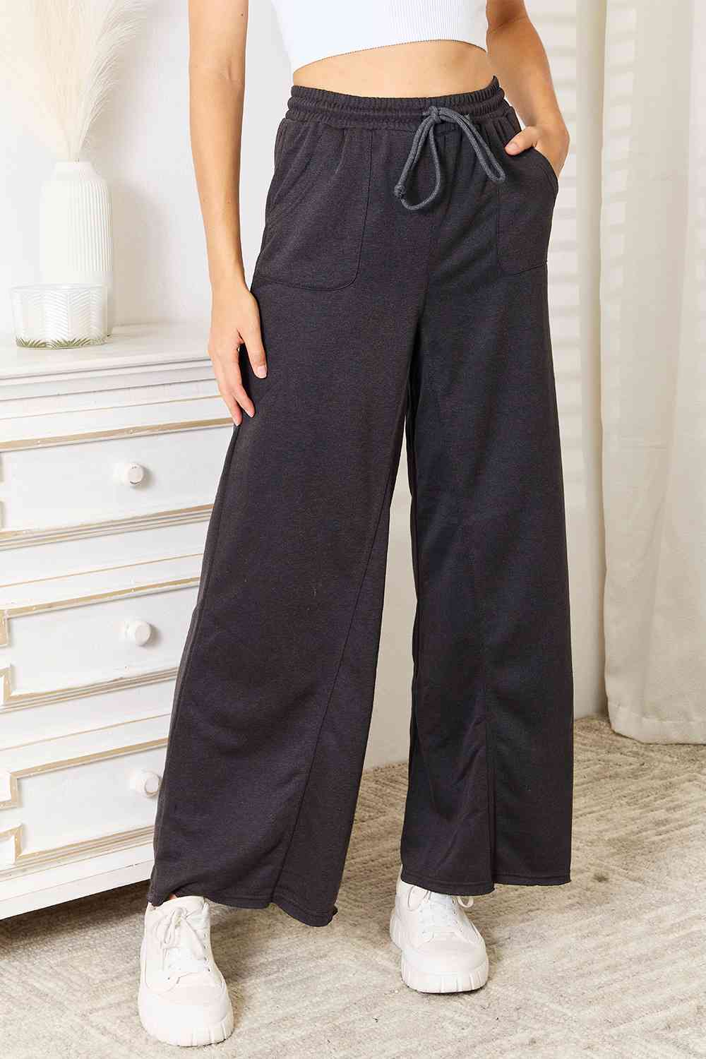 Pantalones Basic Bae de pierna ancha con bolsillos