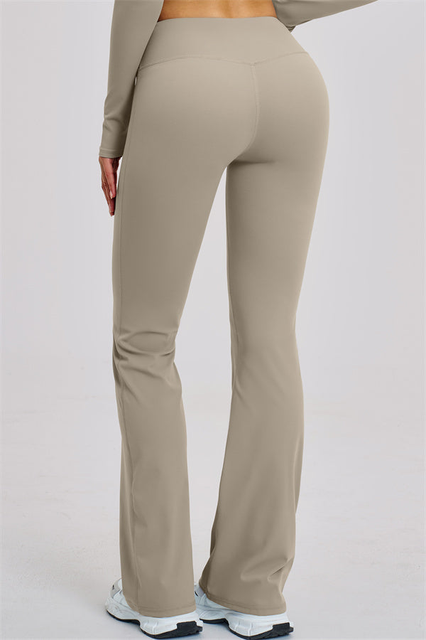Conjunto de 2 piezas Zestful: top de tirantes y leggings acampanados
