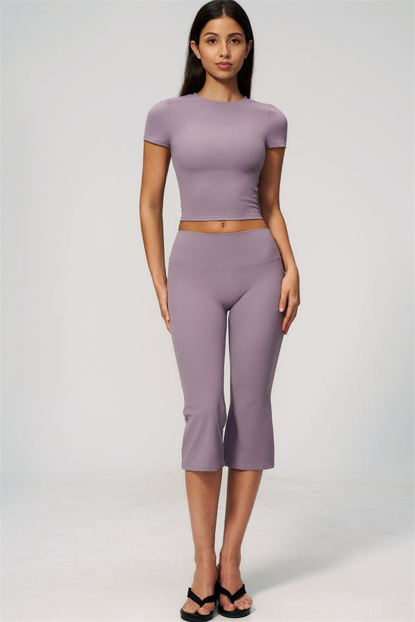 Conjunto de 2 piezas Zura: camiseta y leggings capri