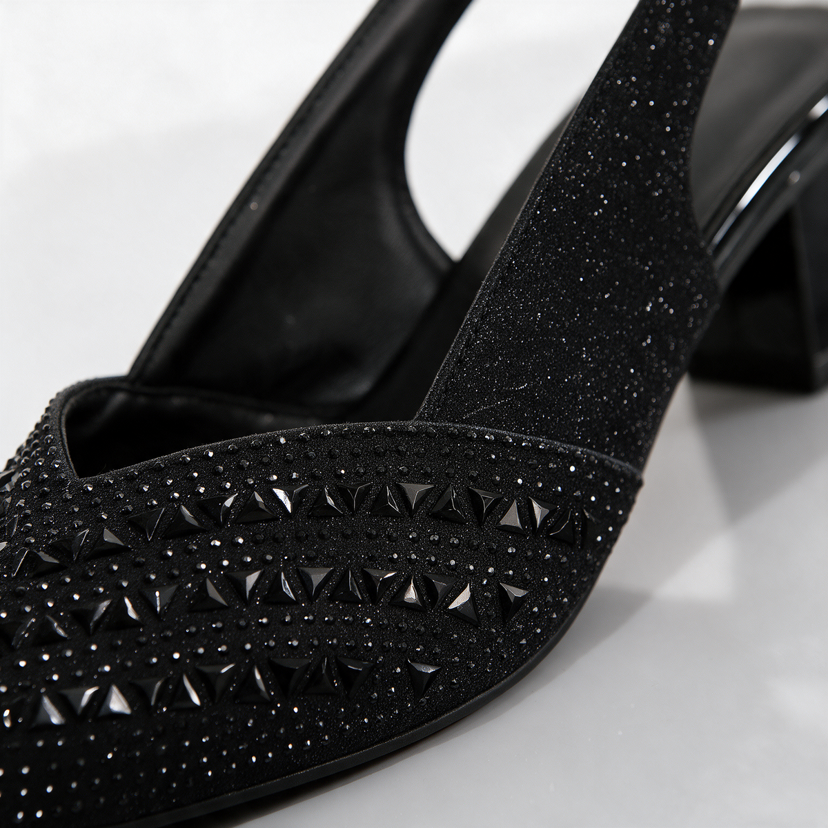 Noelle, zapatos destalonados con brillo