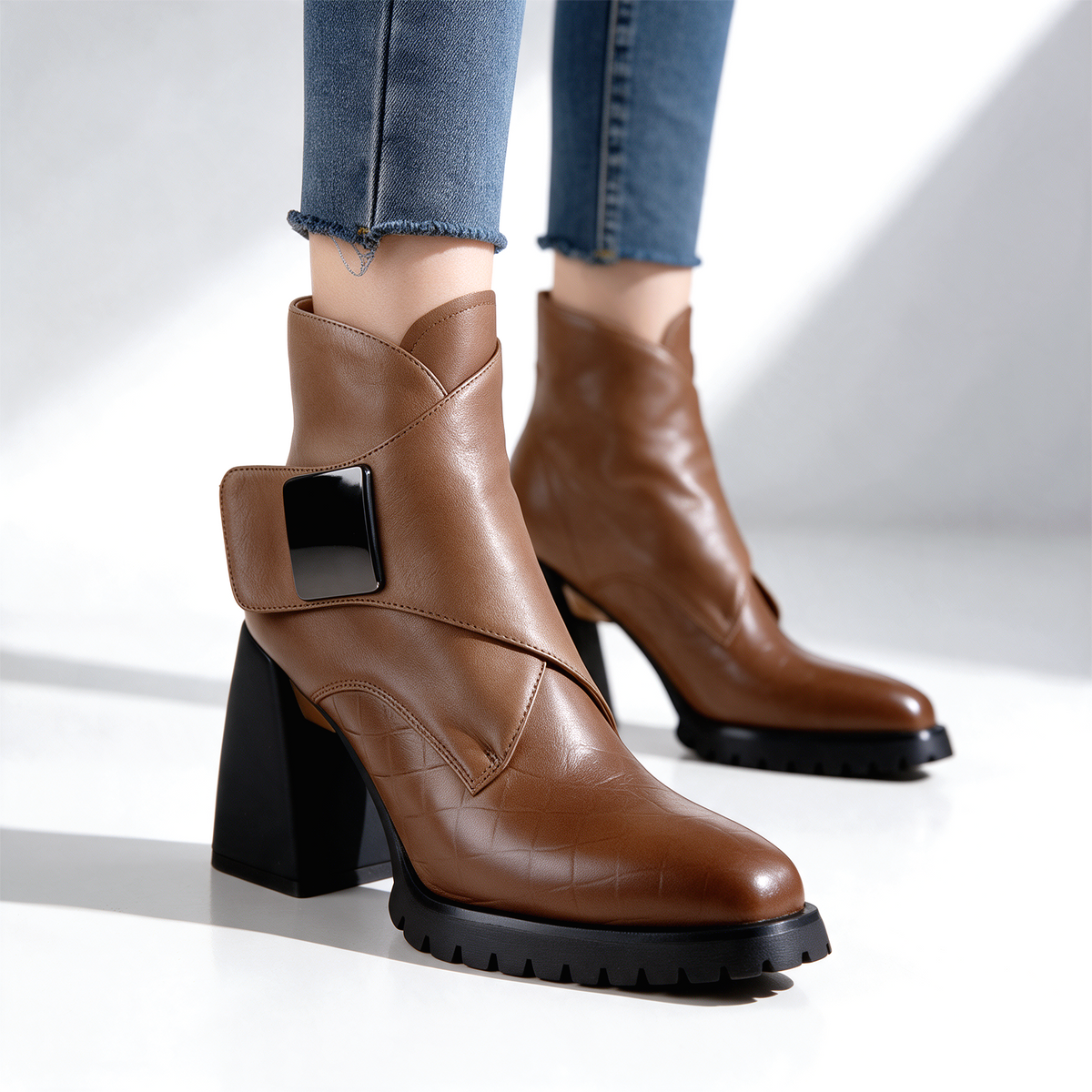 Botines Kensington con hebilla