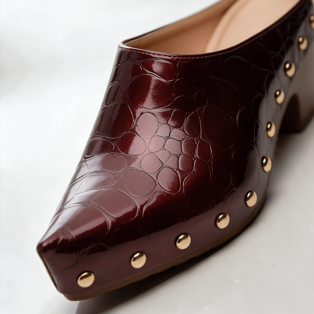 Mules Sutton con tachuelas efecto cocodrilo