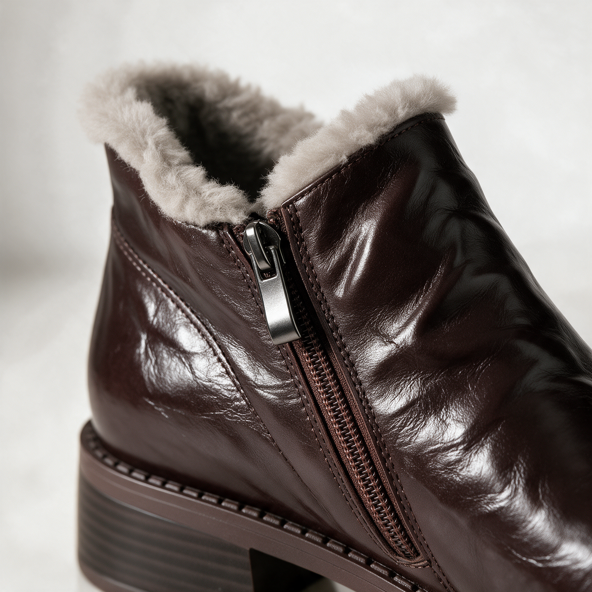 Botines Cotswold de terciopelo y piel de oveja