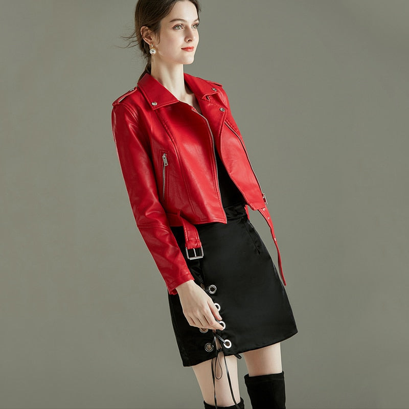 Chaqueta de cuero suave con remaches