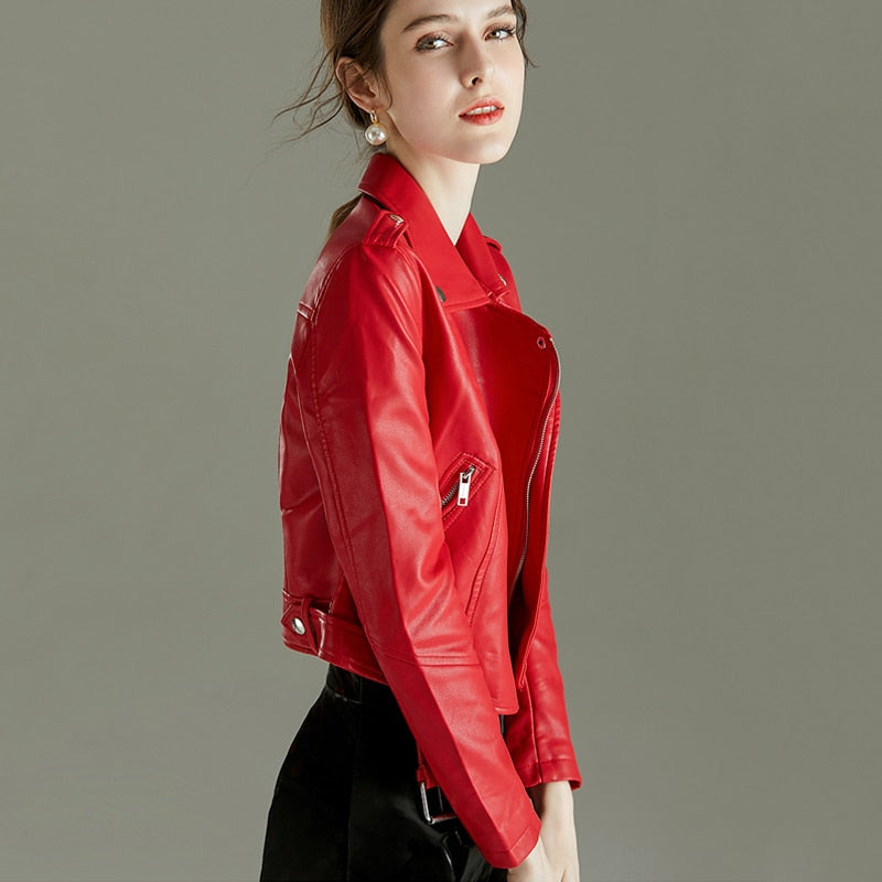 Chaqueta de cuero suave con remaches