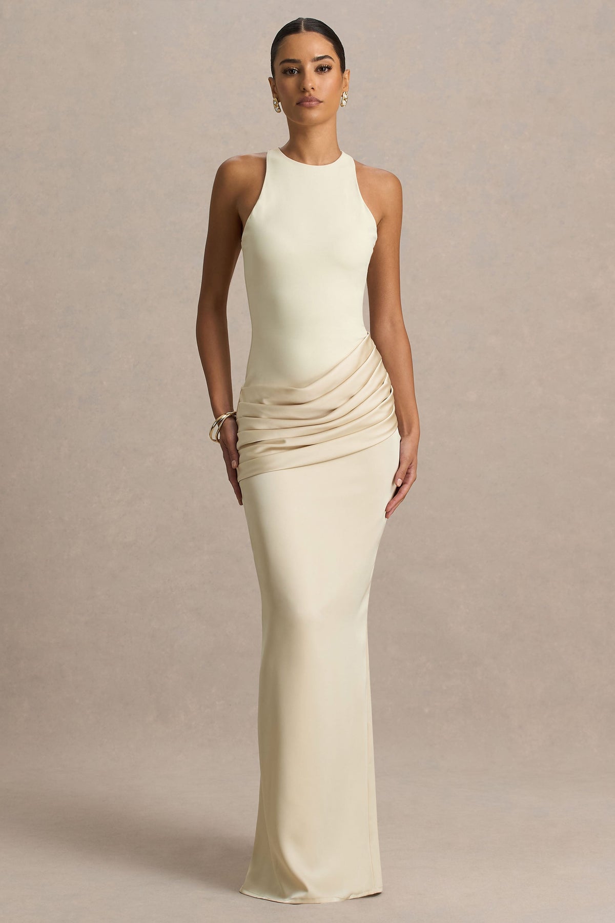 Akari | Vestido largo color crema de cuello redondo con falda de satén