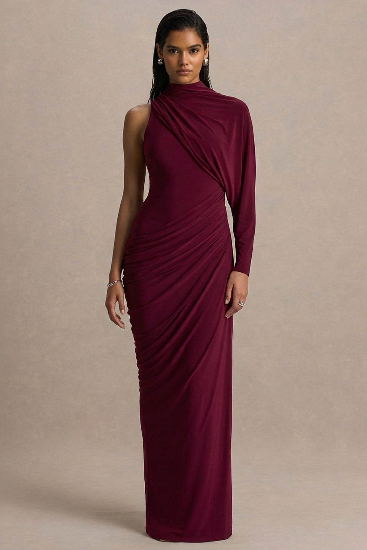 Aphra | Vestido largo burdeos con cuello alto y mangas tipo capa