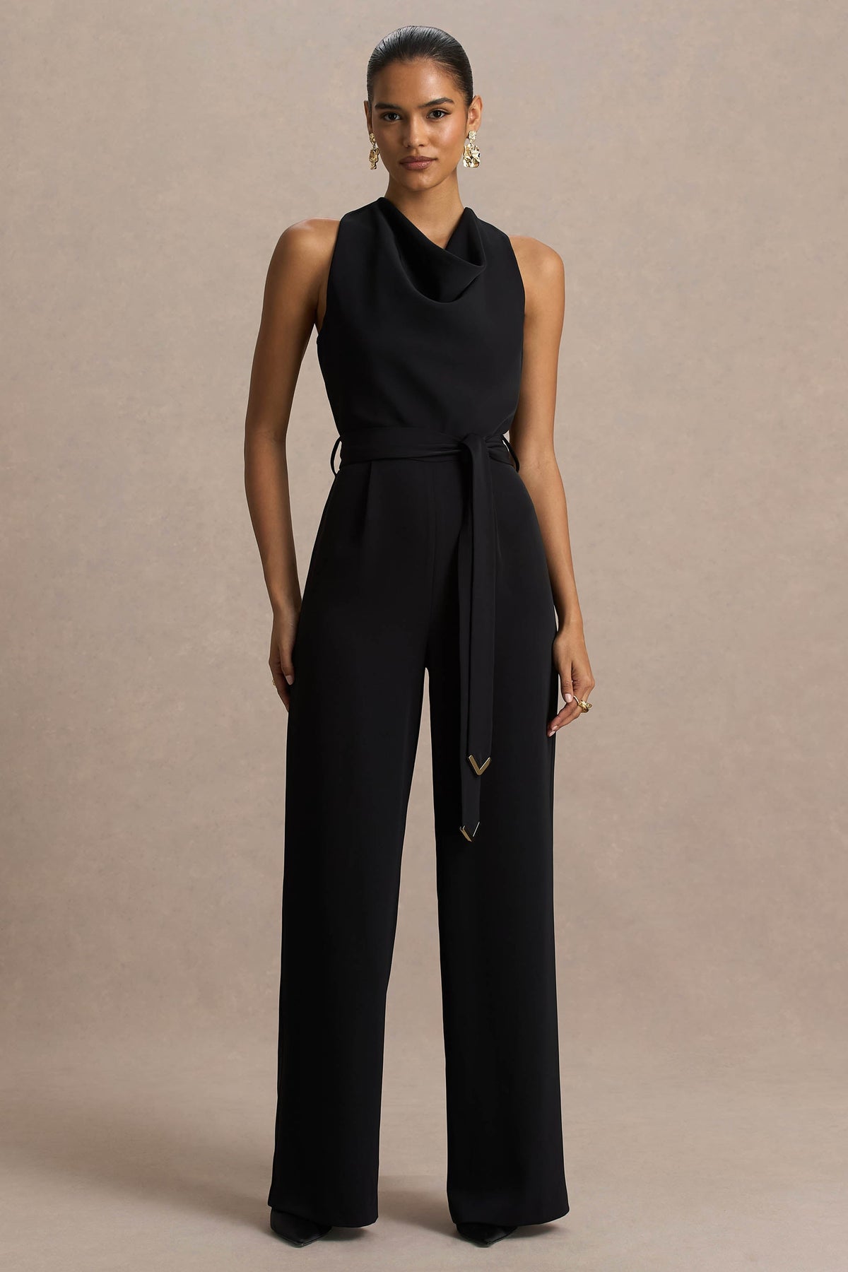 Corina | Mono negro con cuello halter y detalle de lazo