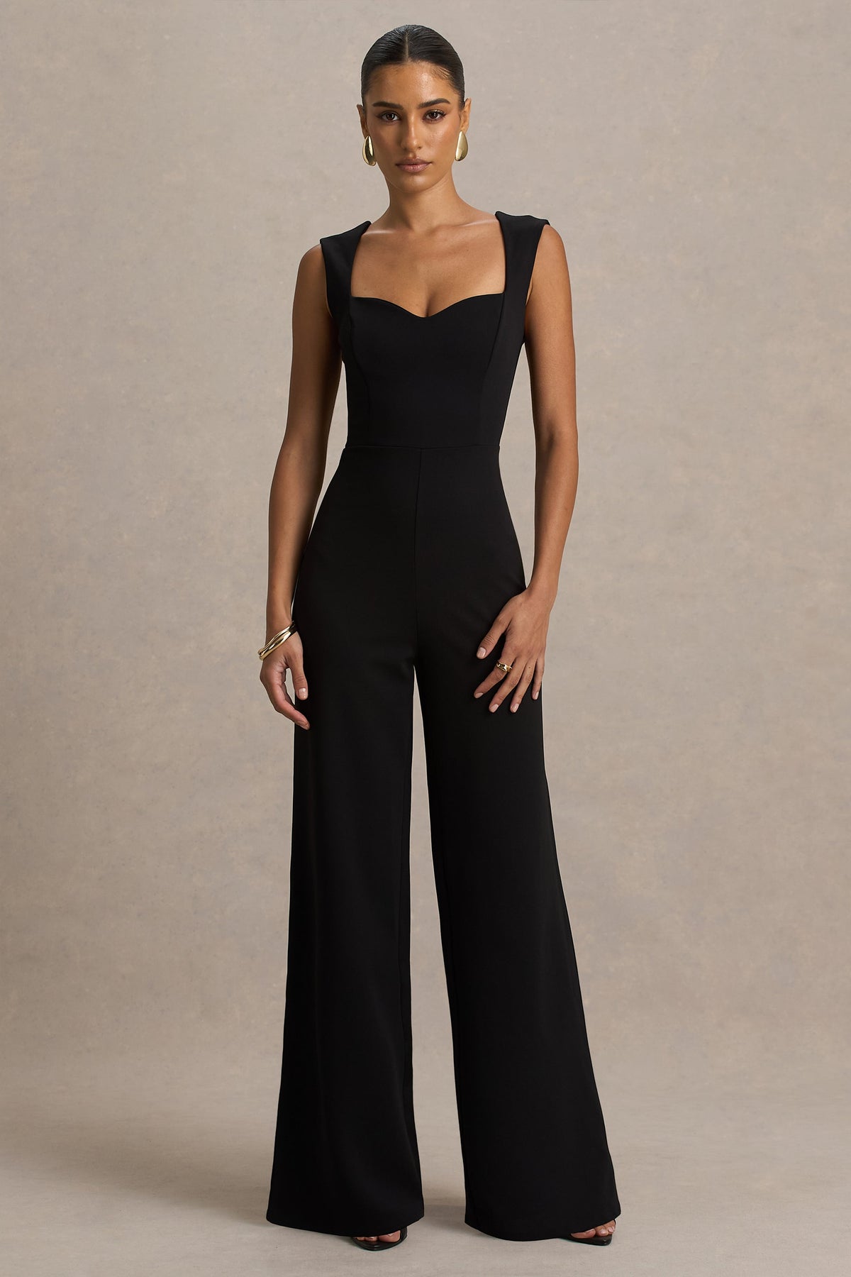 Everlee | Mono negro con escote corazón