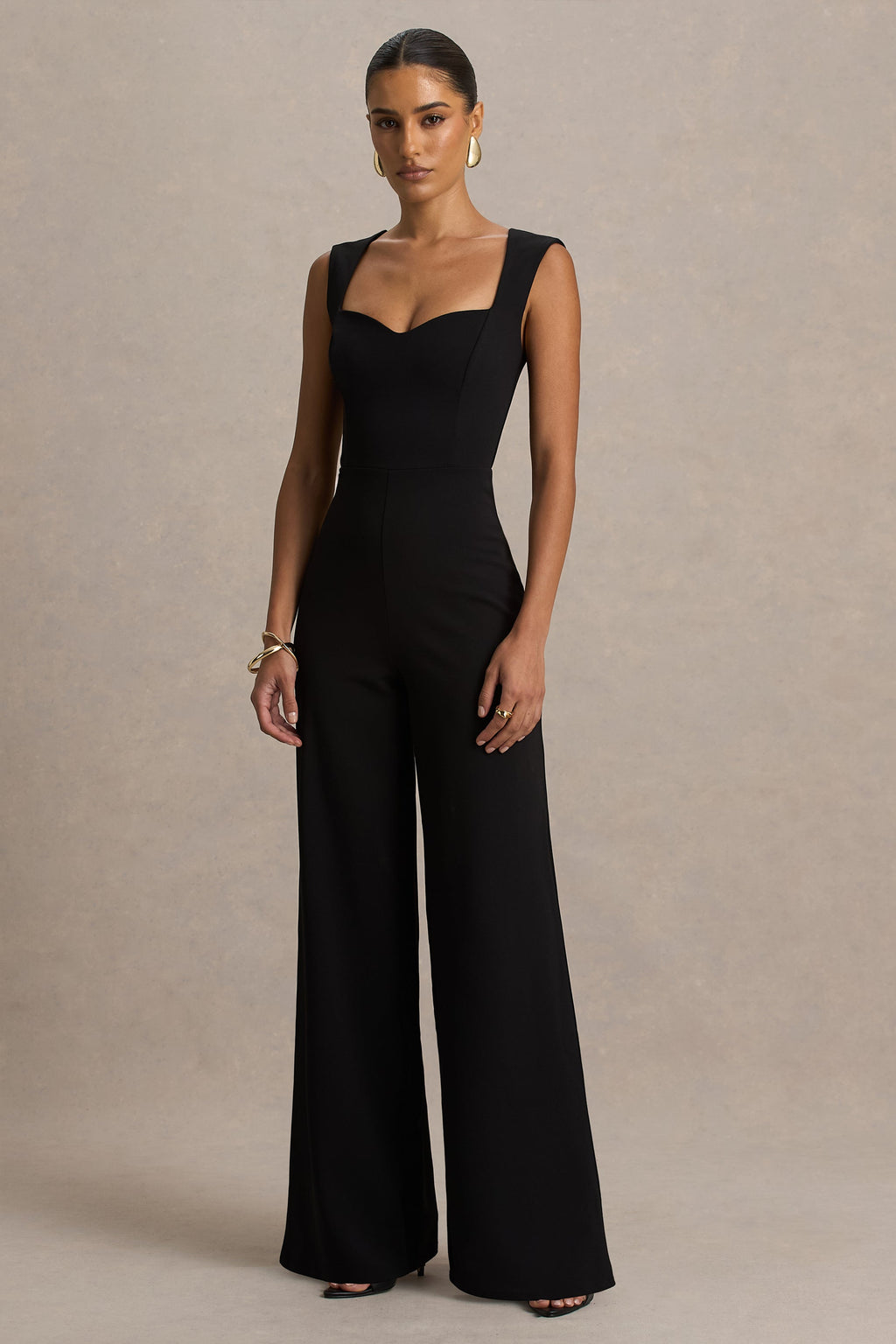 Everlee | Mono negro con escote corazón