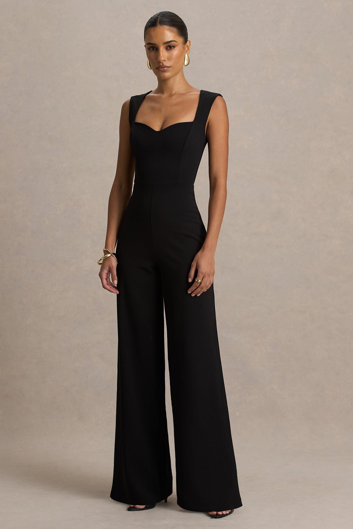 Everlee | Mono negro con escote corazón