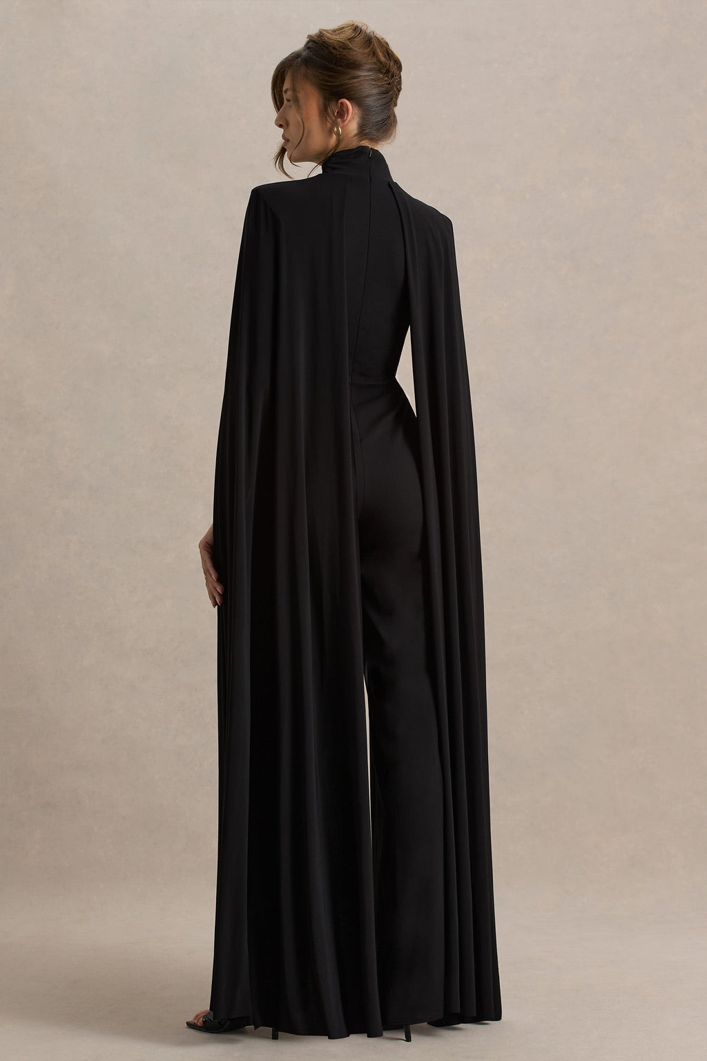 Dulcet | Mono negro de cuello alto y mangas tipo capa